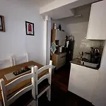 Moderna Casa De Dos Pisos