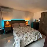 Moderna Casa De Dos Pisos